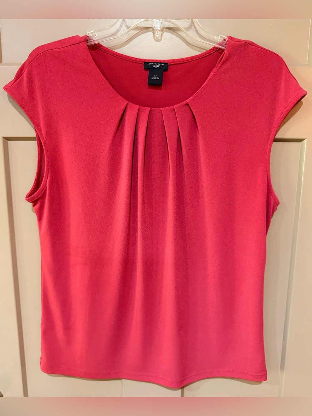 Ann Taylor Coral Pink/Rose Pleated Cap Sleeve Shell